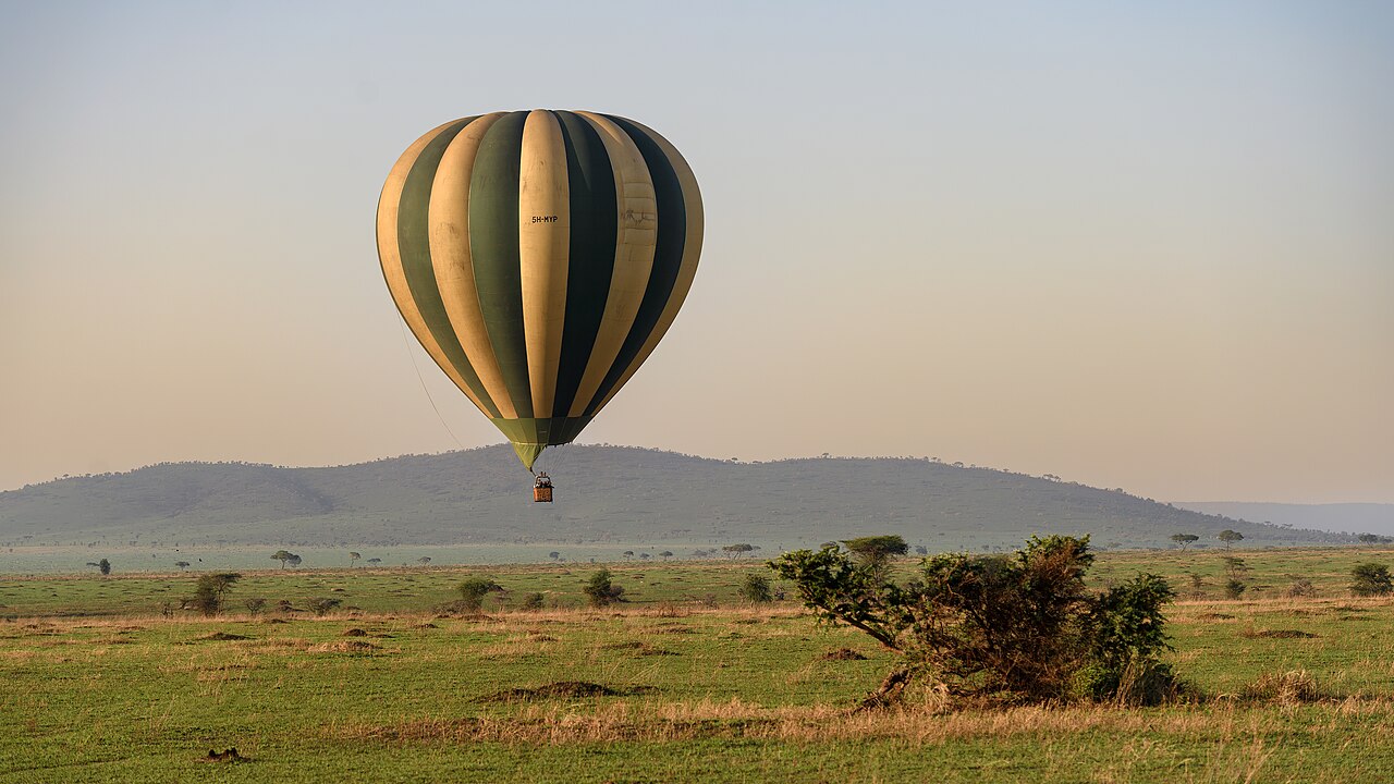 Hot-air balloon above the Serengeti, Tanzania